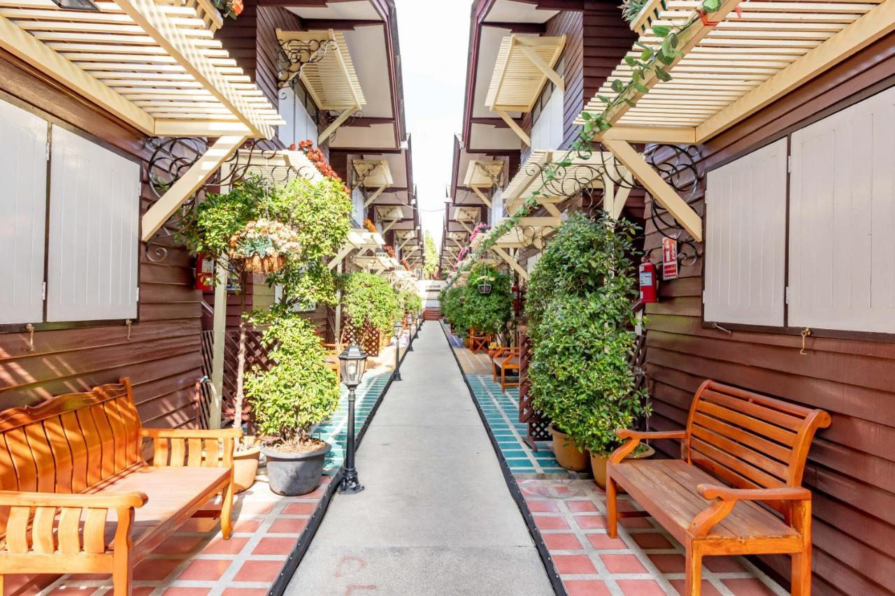 Resort Bangphlat Bangkok Eksteriør bilde